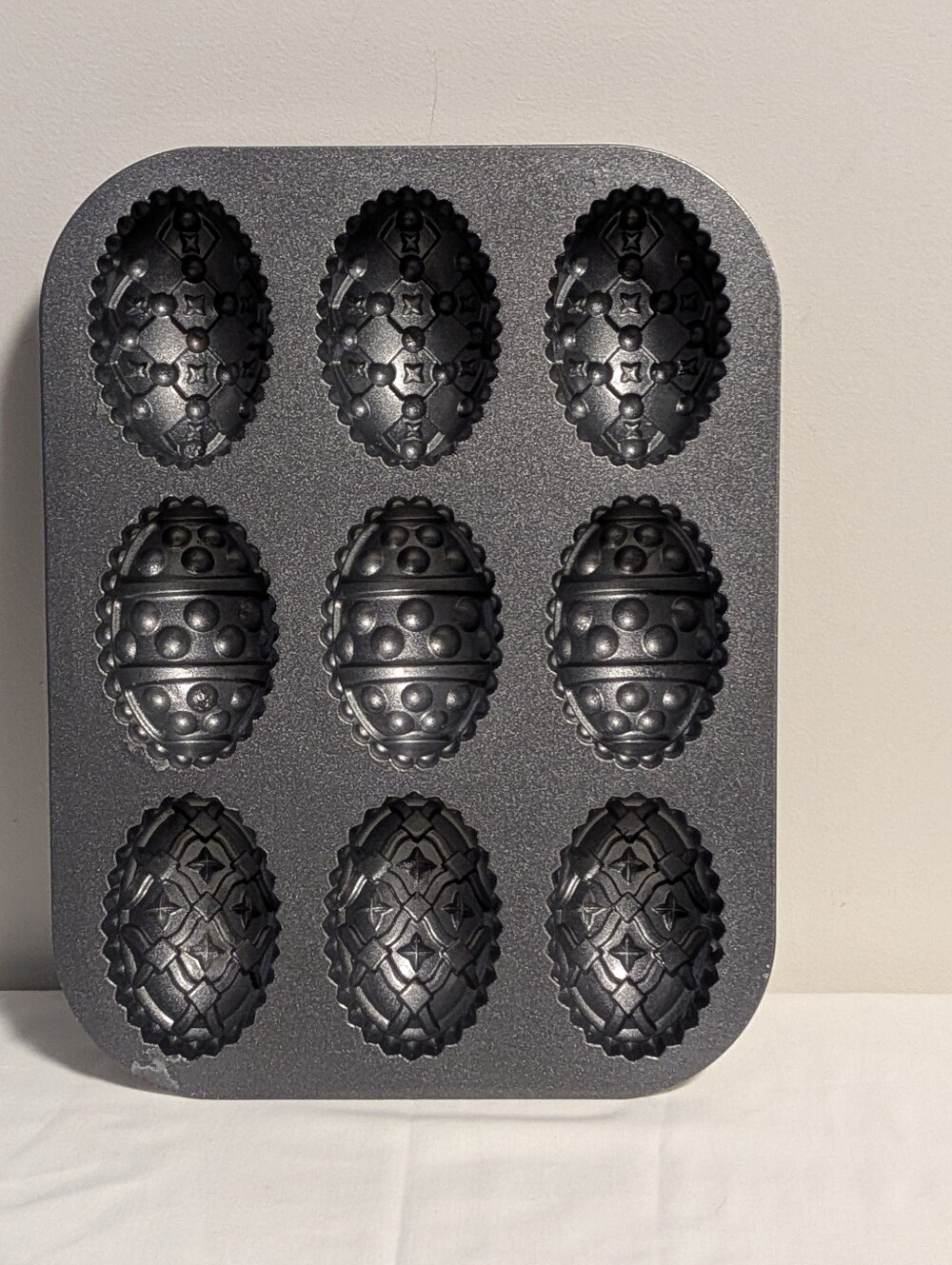 Nordic Ware Egg Muffin Pan Easter Holiday Summer Spring 9 Cups .